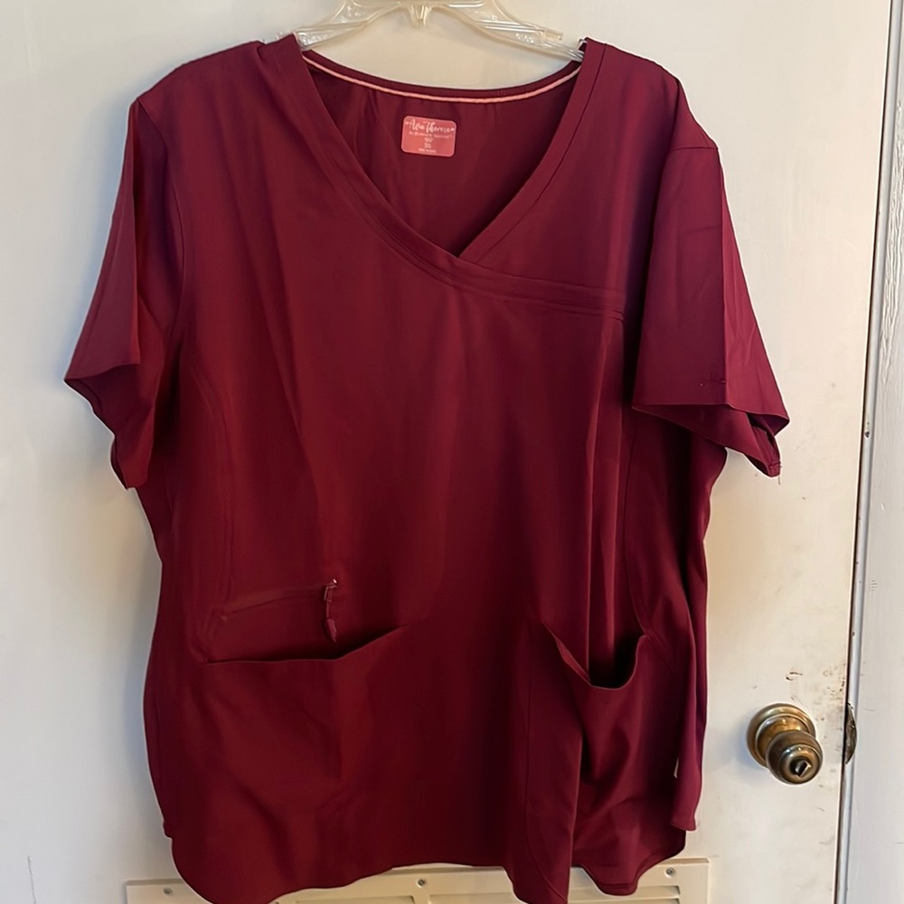 Scrub top - wine